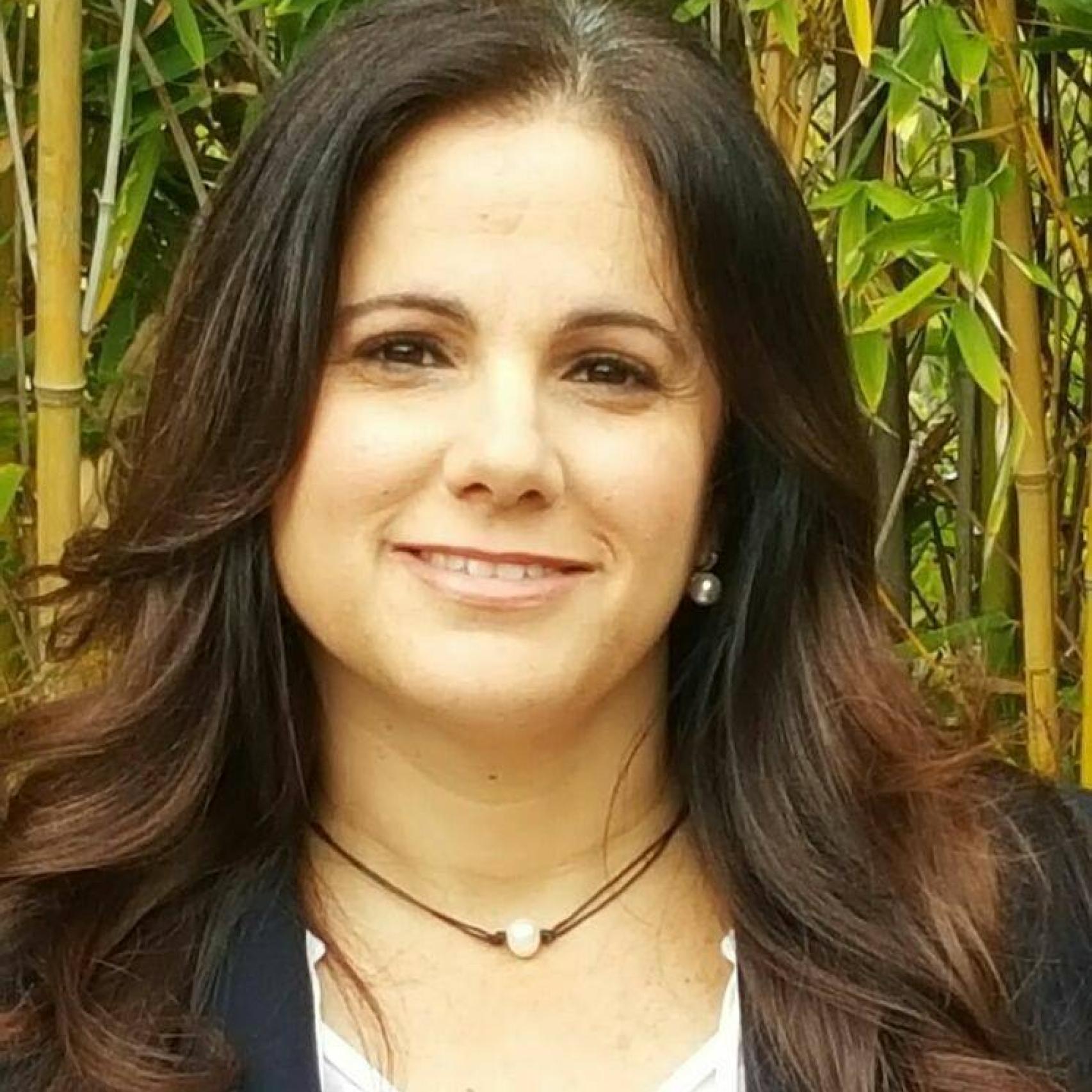 Menéndez abandono la isla en 2001, y ahora vive en Viladecavalls (Barcelona).