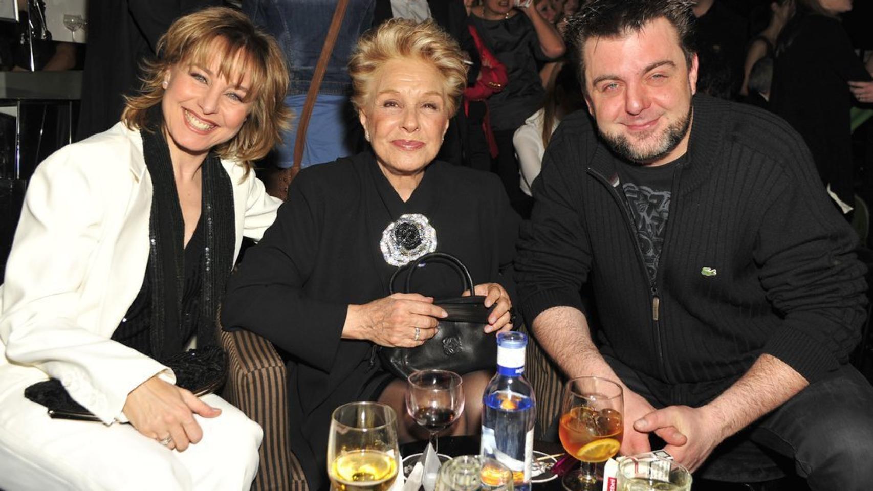 Lola Herrera junto a sus hijos, Natalia y Daniel.