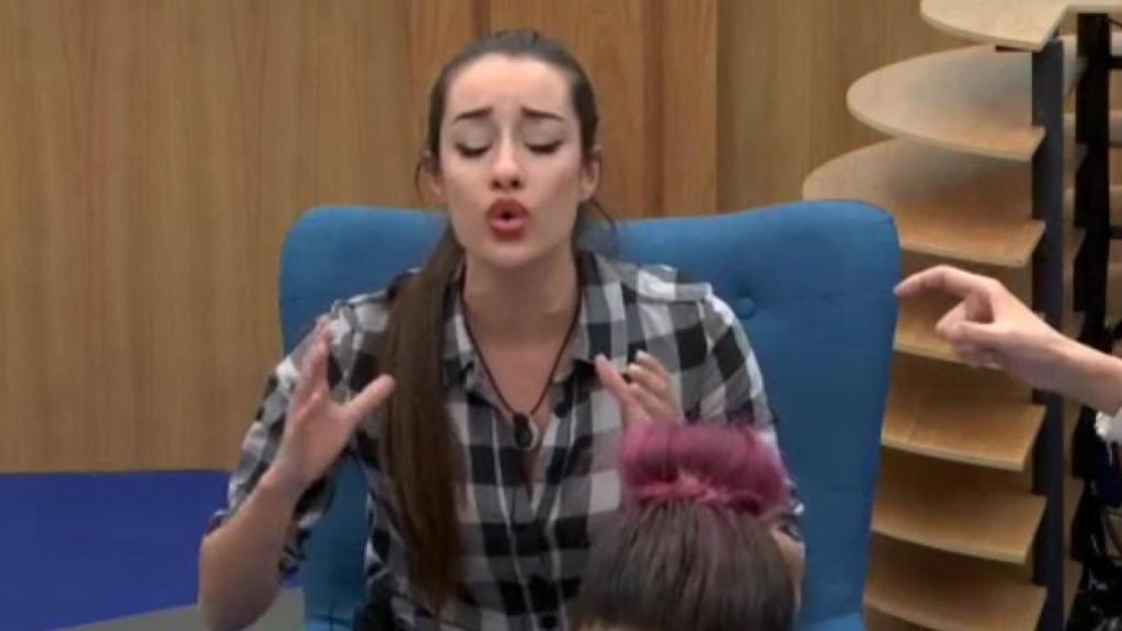 'GH 17' Adara no tiró ninguna silla en su ataque de ansiedad