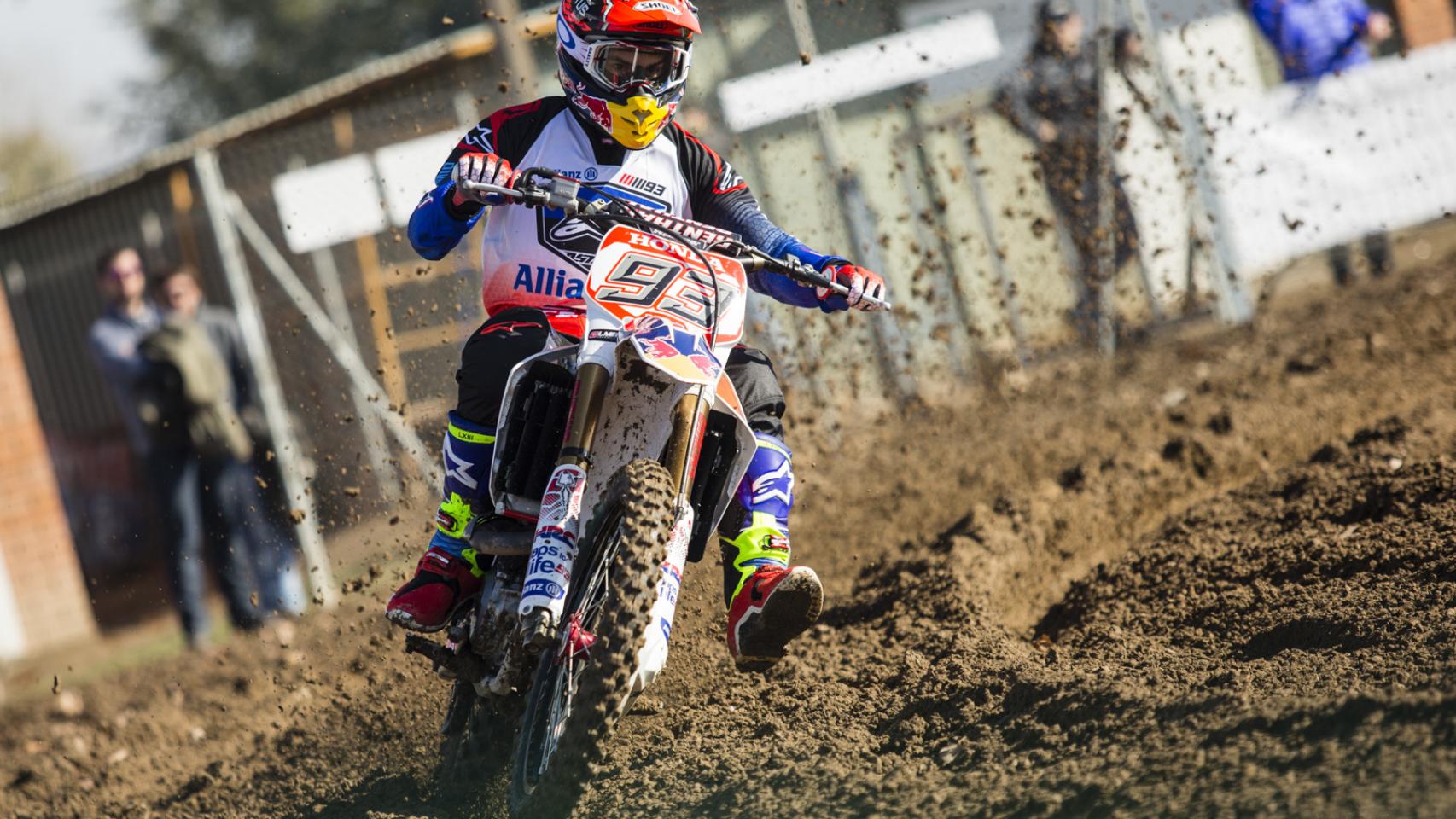 practica motocross en el circuito de Rufea.