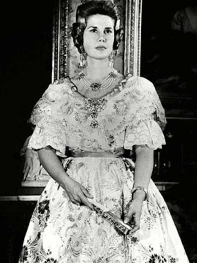 La duquesa de Alba en 1964 de fallera