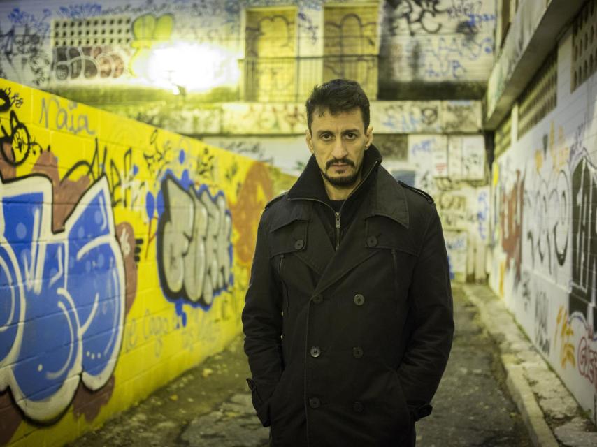 Sergio, en un callejón de Sevilla.