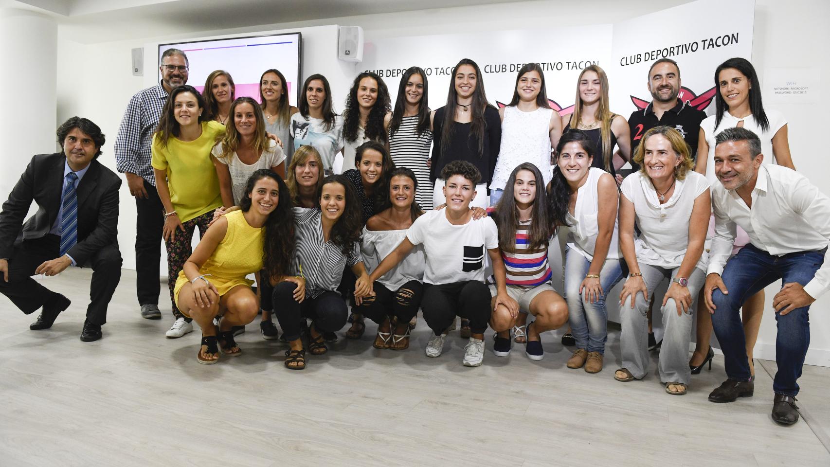 Todo el equipo del CD Tacón.