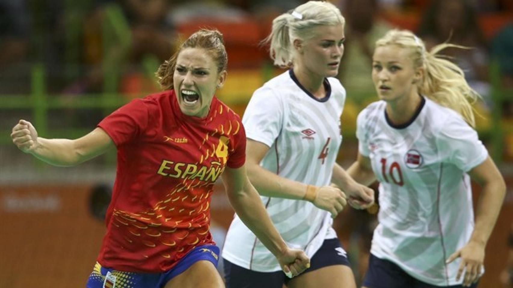 Carmen Martín celebra un tanto durante los Juegos de Río.