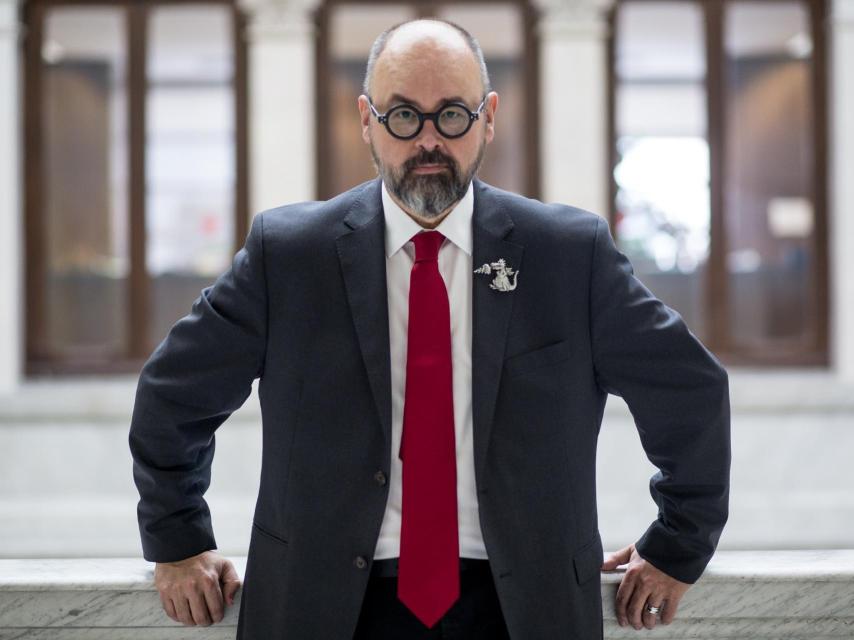 Me quedo con esa imagen de usted leyendo arrobada 'La sombra del viento' con su hija prendida del pezón...