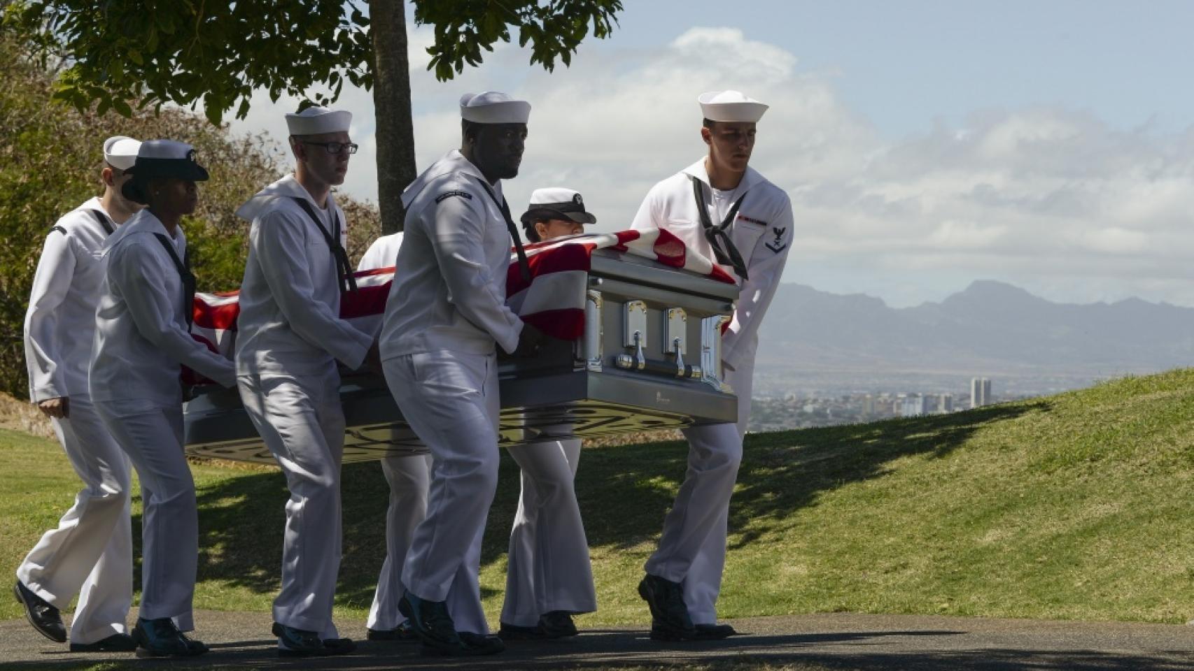 EEUU exhuma los restos enterrados como anónimos para poder identificarlos.