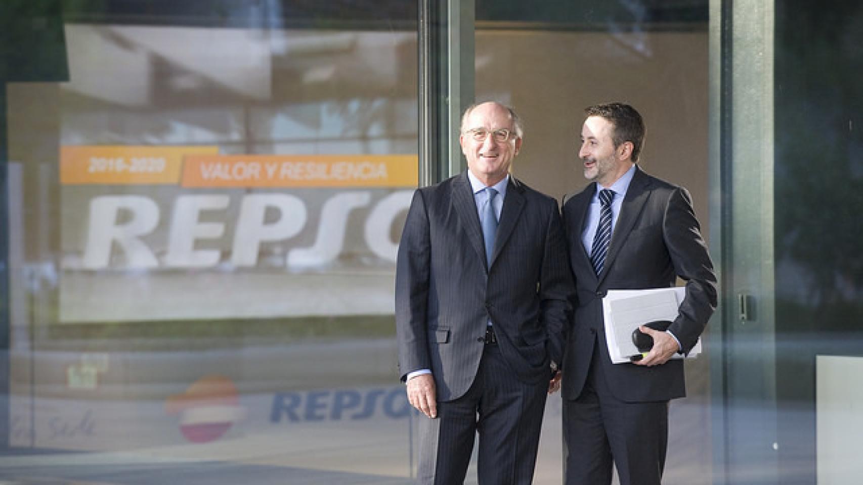 El consejero delegado de Repsol, Josu Jon Imaz, junto al presidente de la petrolera, Antonio Brufau.