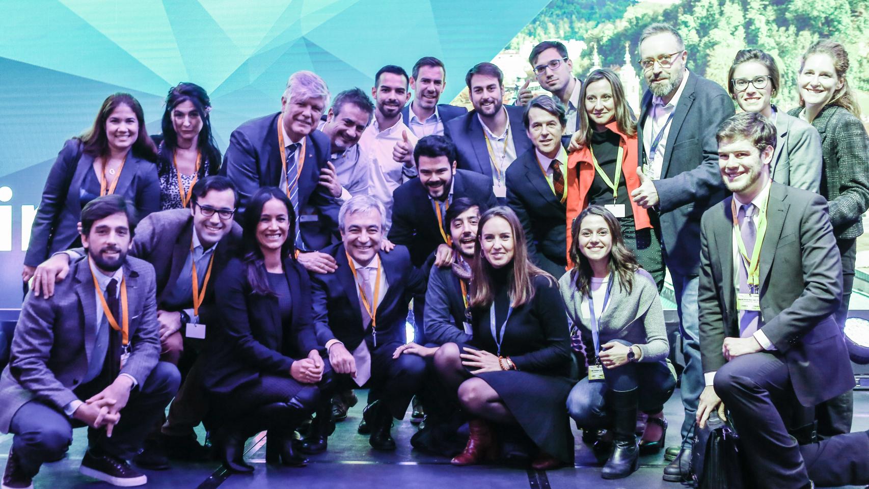 Foto de familia de la delegación de Ciudadanos en Varsovia tras la elección de Garicano.