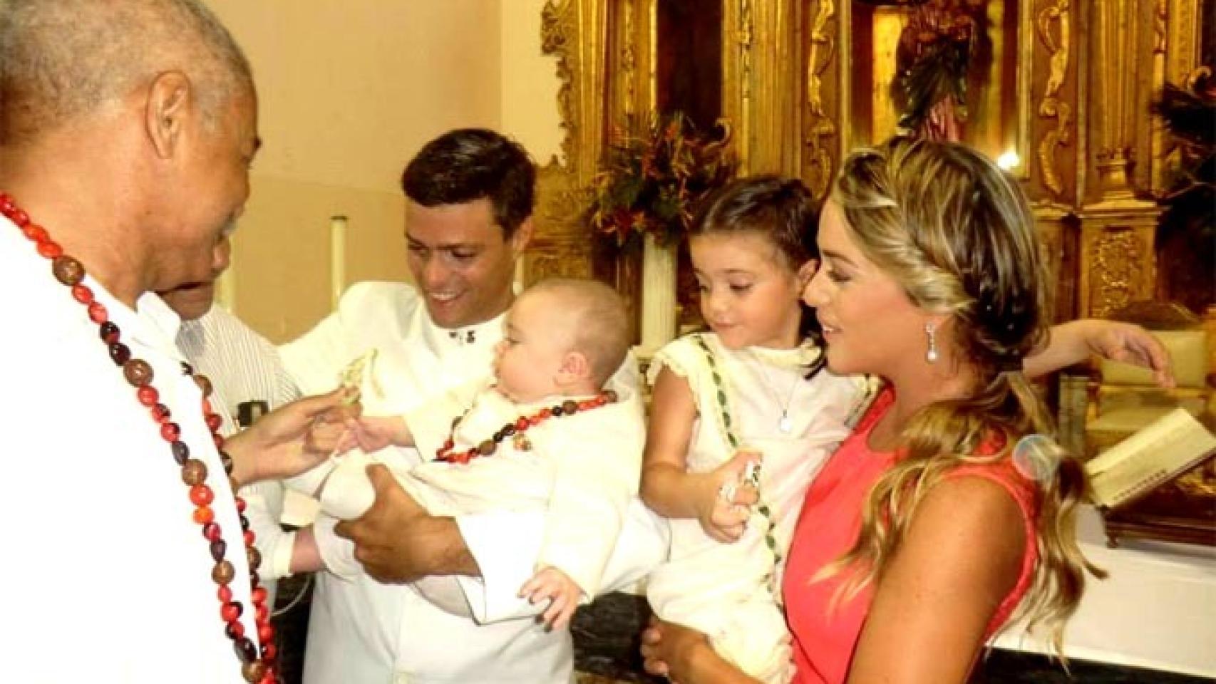 Lilian y Leopoldo en el bautizo de su hijo pequeño, hace dos años.