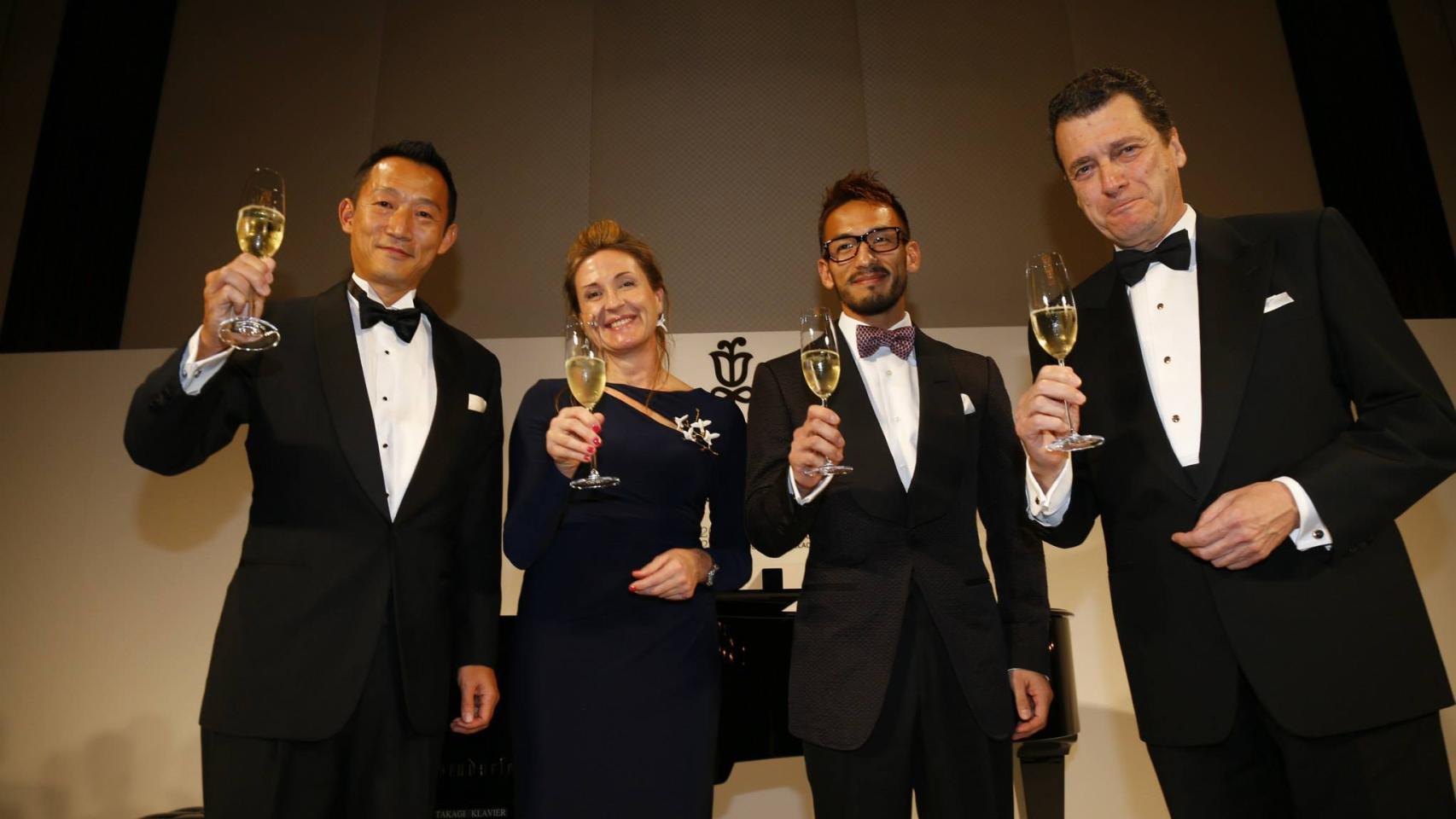 Rosa Lladró (segunda por la izda) durante la celebración del 60 aniversario.