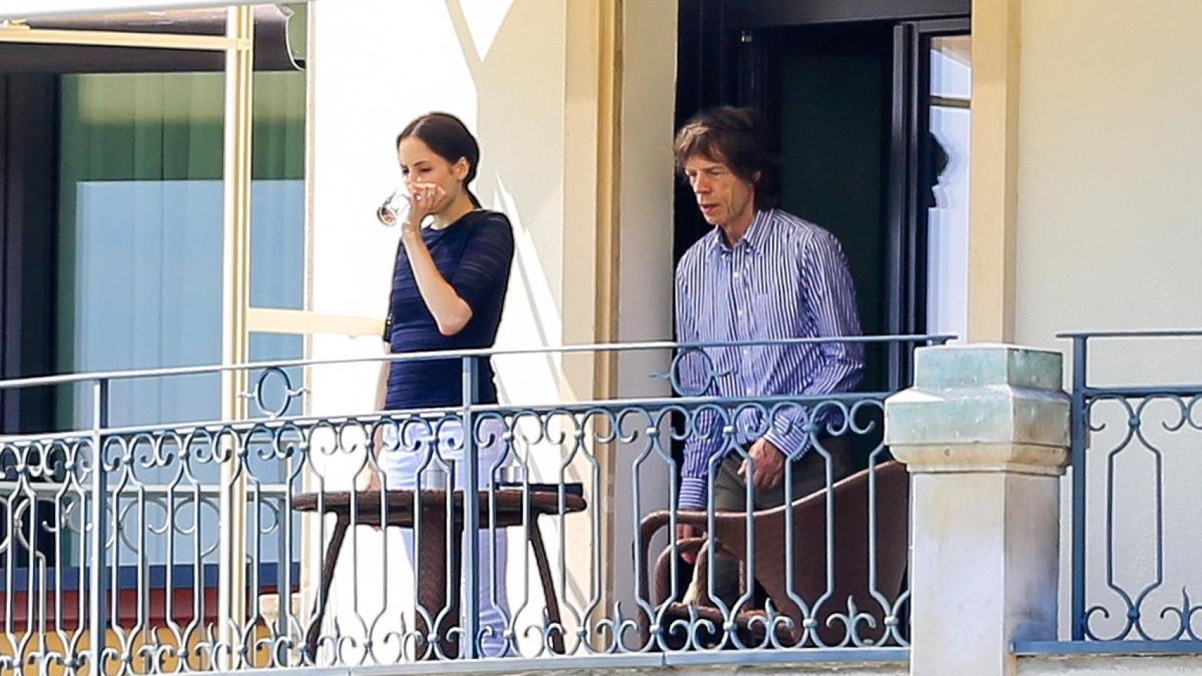 Jagger con Melanie, la bailarina que ha dado a luz a su octavo hijo