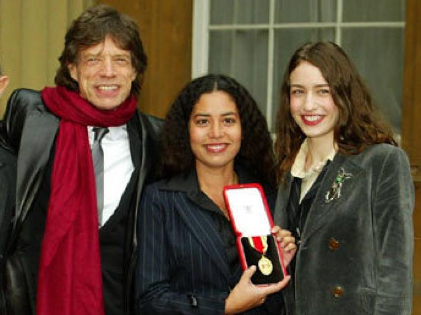 El cantante con sus hijas Karis y Jade (dcha)