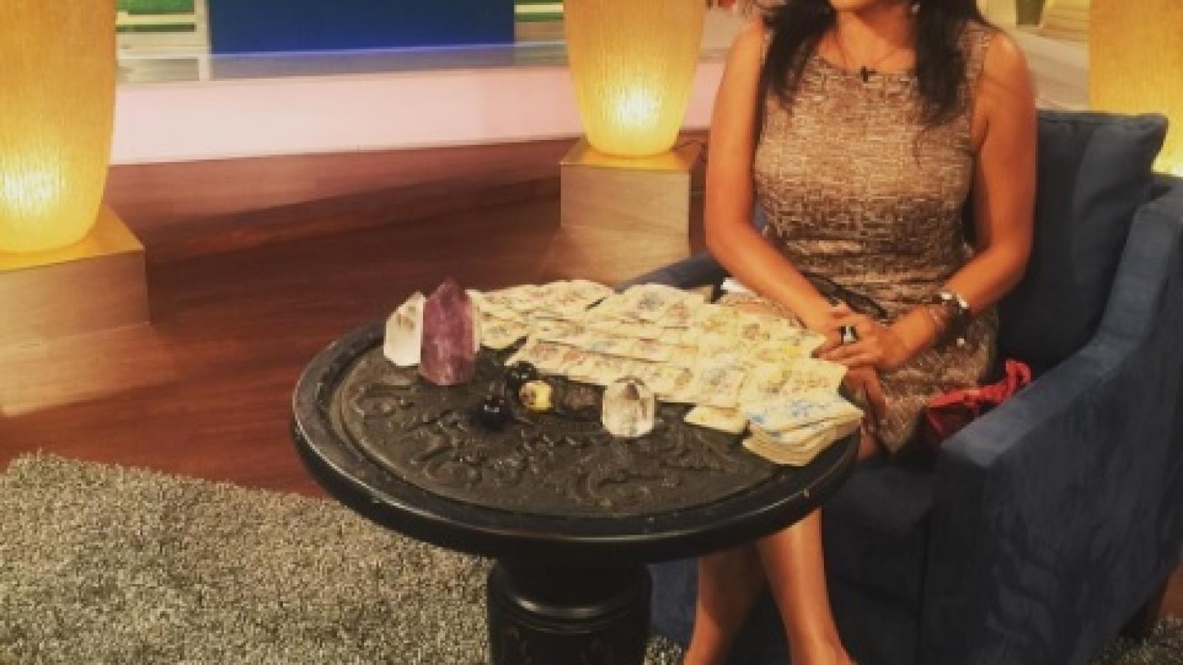 Deseret Tavares predijo la muerte de Juan Gabriel en un programa de televisión.