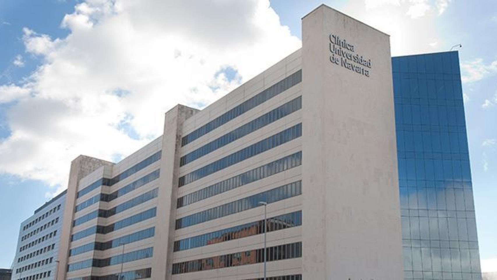 El exministro se ha sometido recientemente a dos operaciones en esta clínica navarra vinculada al Opus Dei.