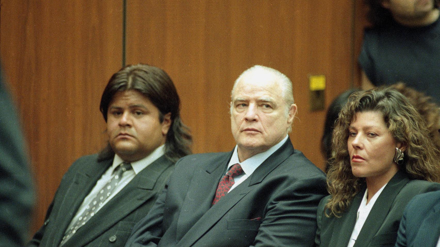 Uno de los momentos del juicio del hijo de Marlon Brando por asesinato.