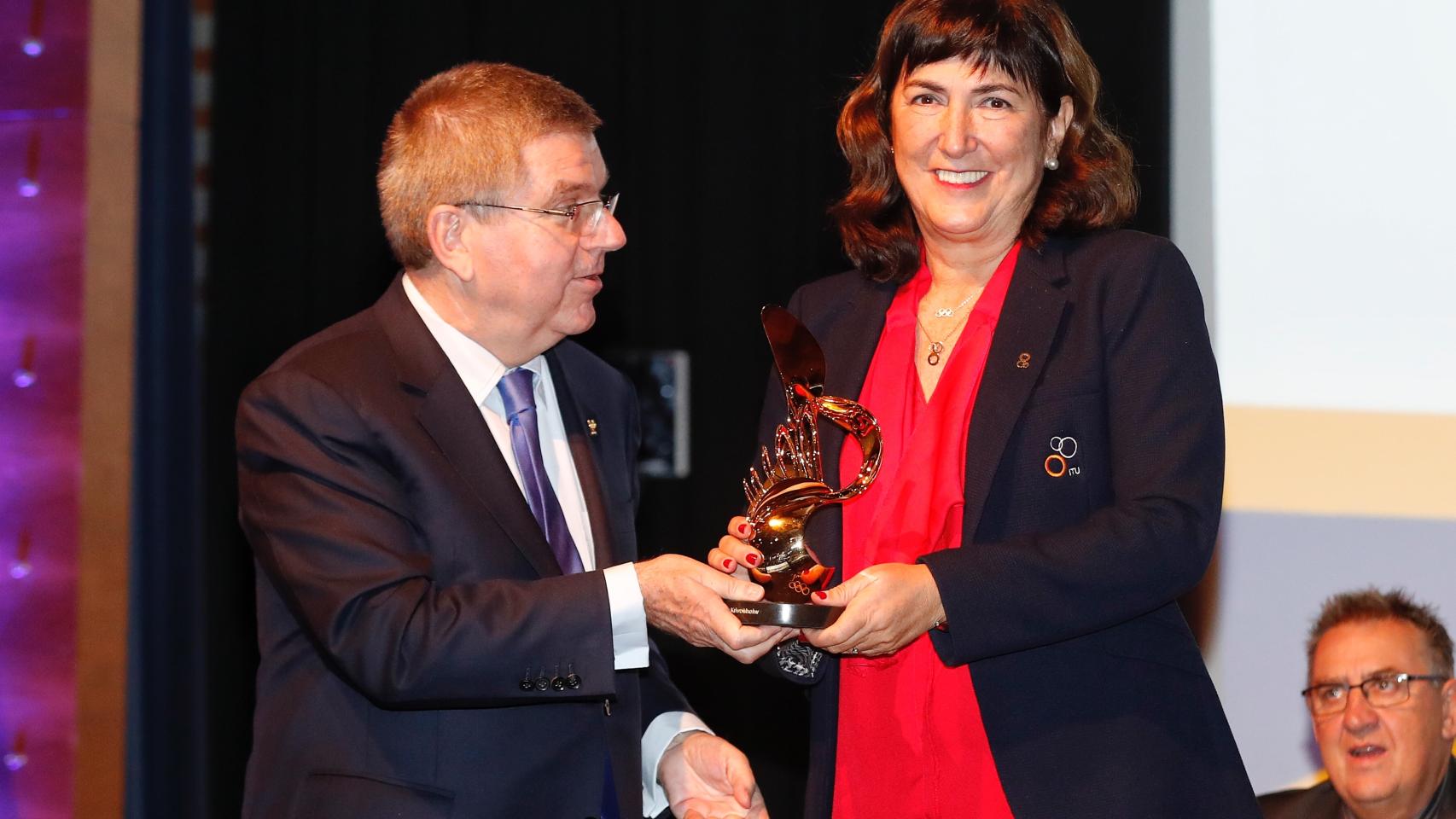 Marisol Casado junto a Thomas Bach este domingo.
