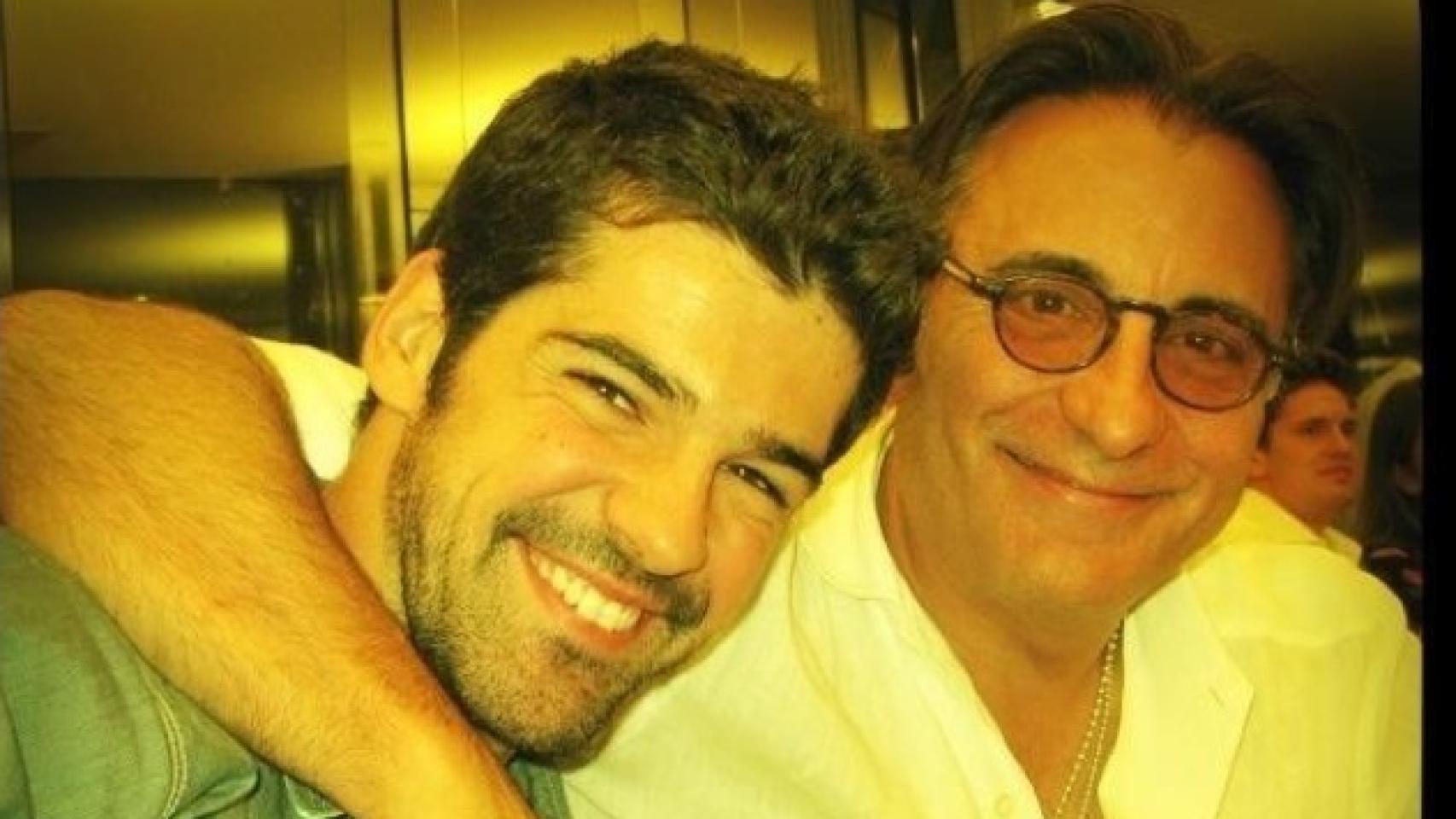 El madrileño posa sonriente junto a Andy García.