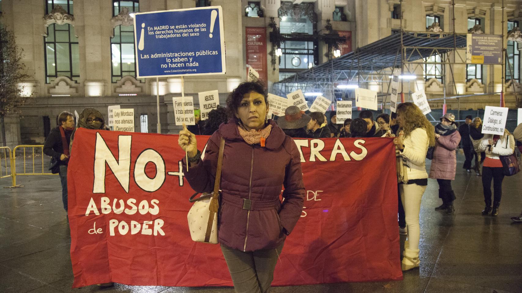 Una de las prostitutas durante la manifestación en el Ayuntamiento