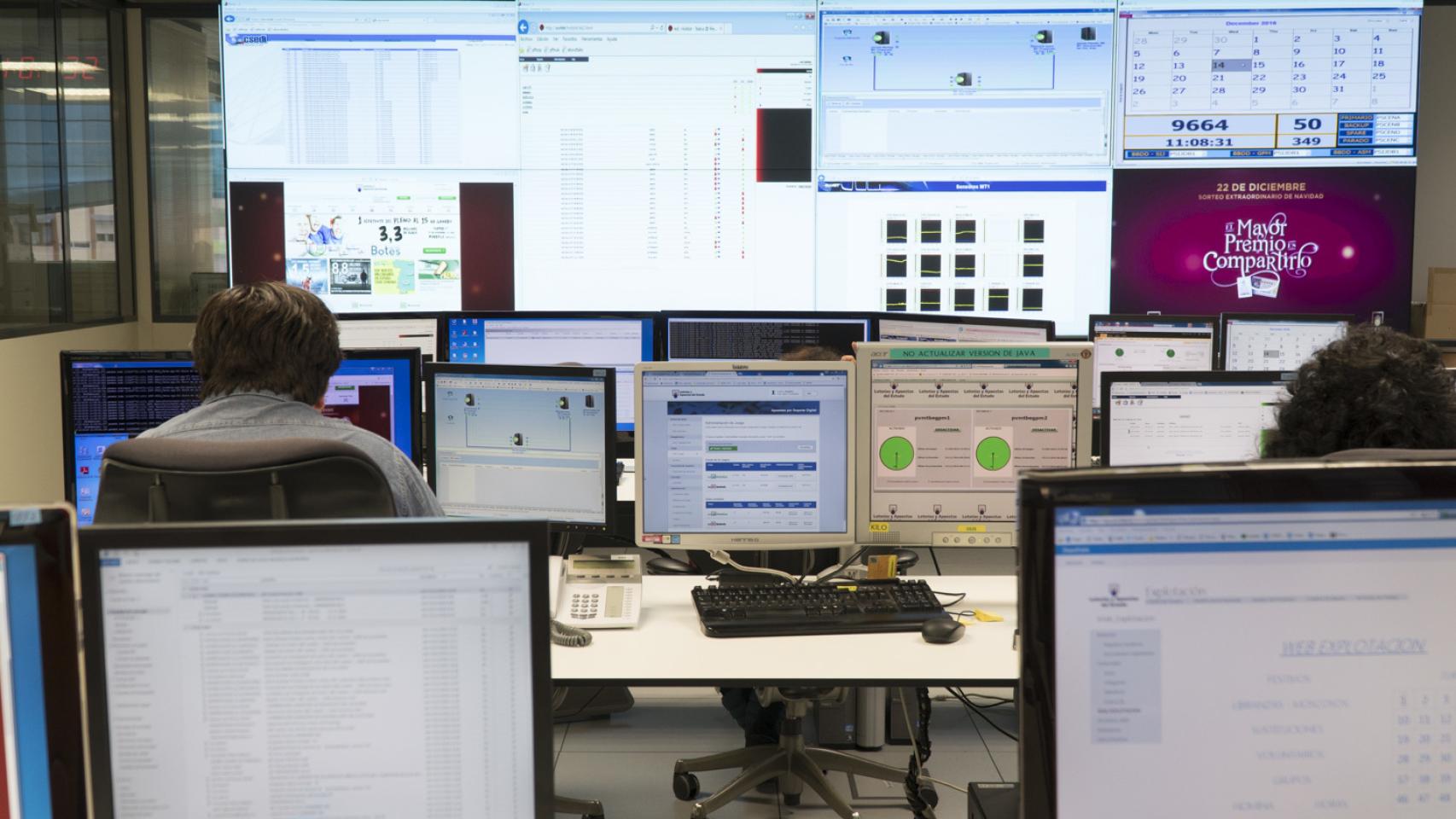 Sala de pantallas del centro de Loterías del Estado en la zona de Fuencarral.