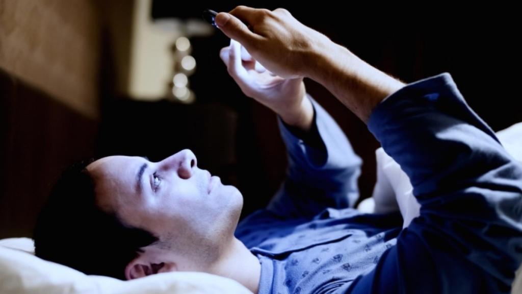 dormir-smartphone