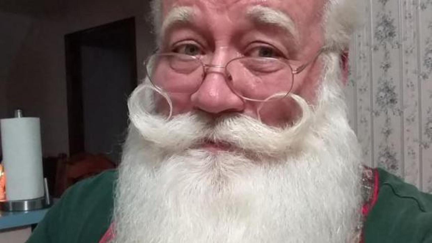 Eric Schmitt-Matzen con su frondosa barba blanca de Santa Claus.