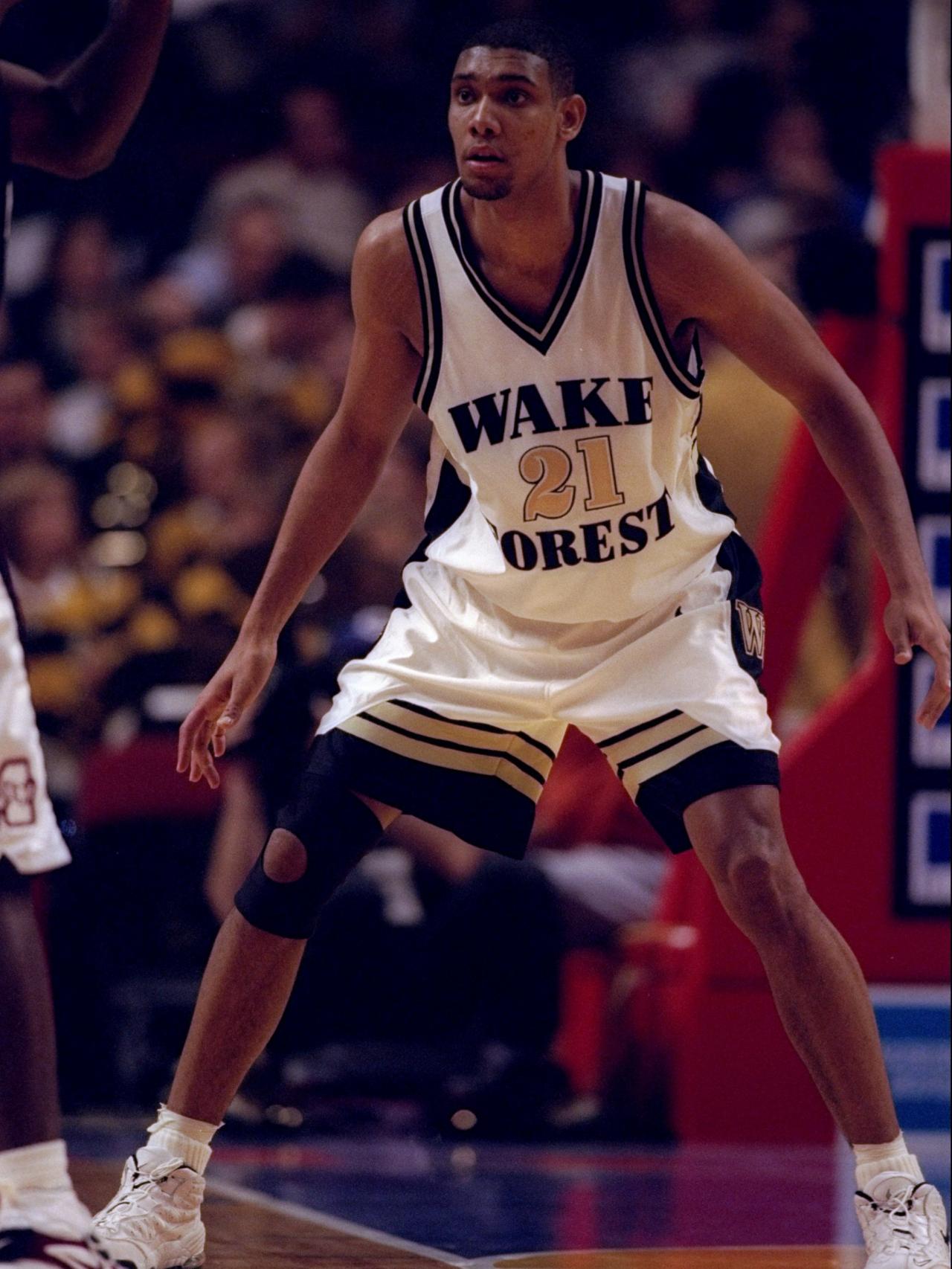 Tim Duncan en su época en Wake Forest.