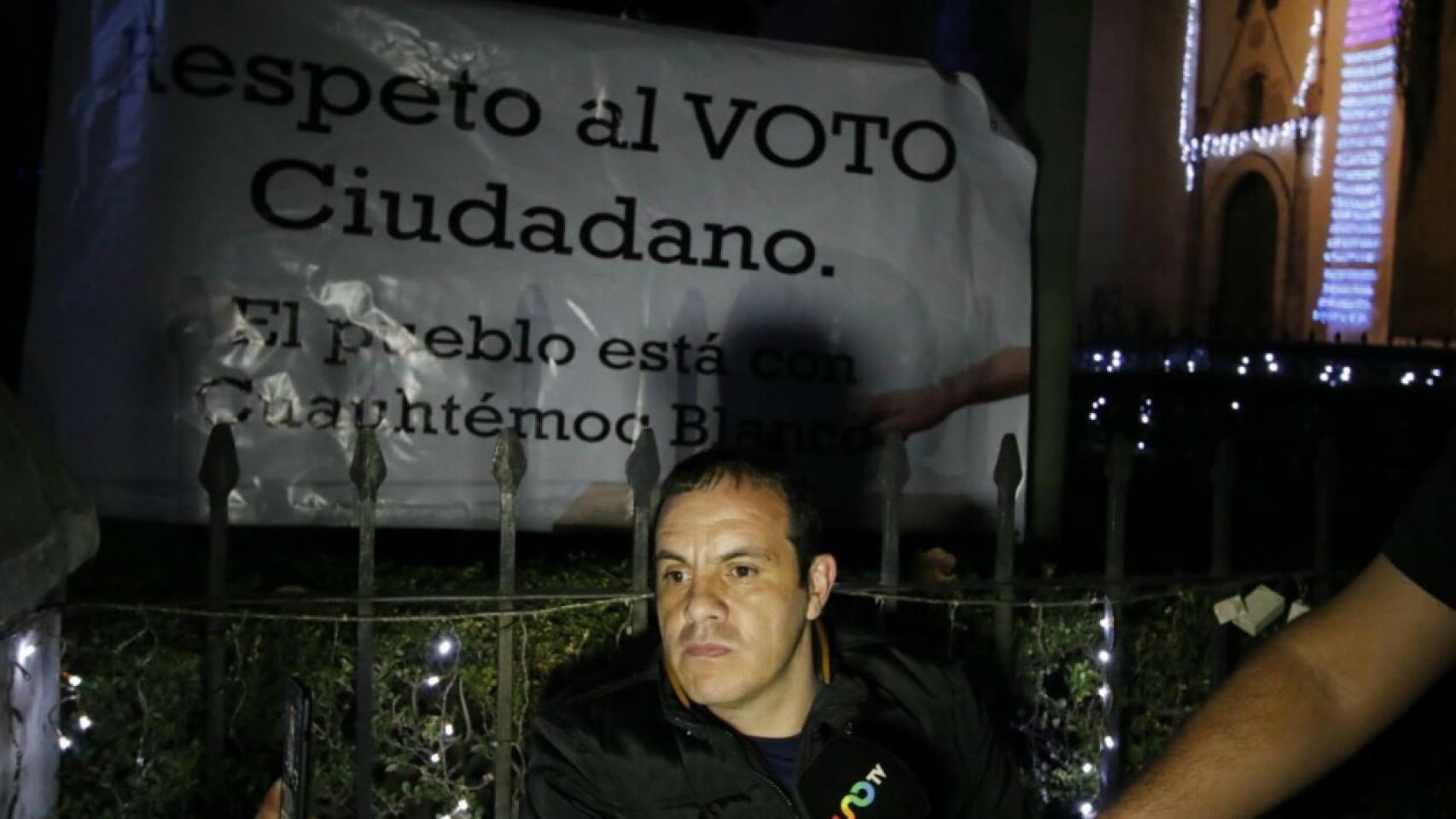 El exfubolista Cuauhtémoc Blanco inicia una huelga de hambre para mantener su alcaldía