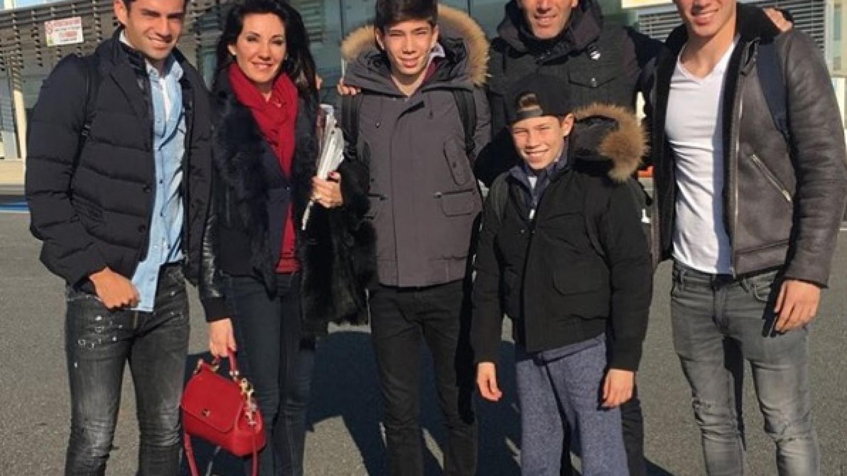 La familia al completo en una escapada a Francia.
