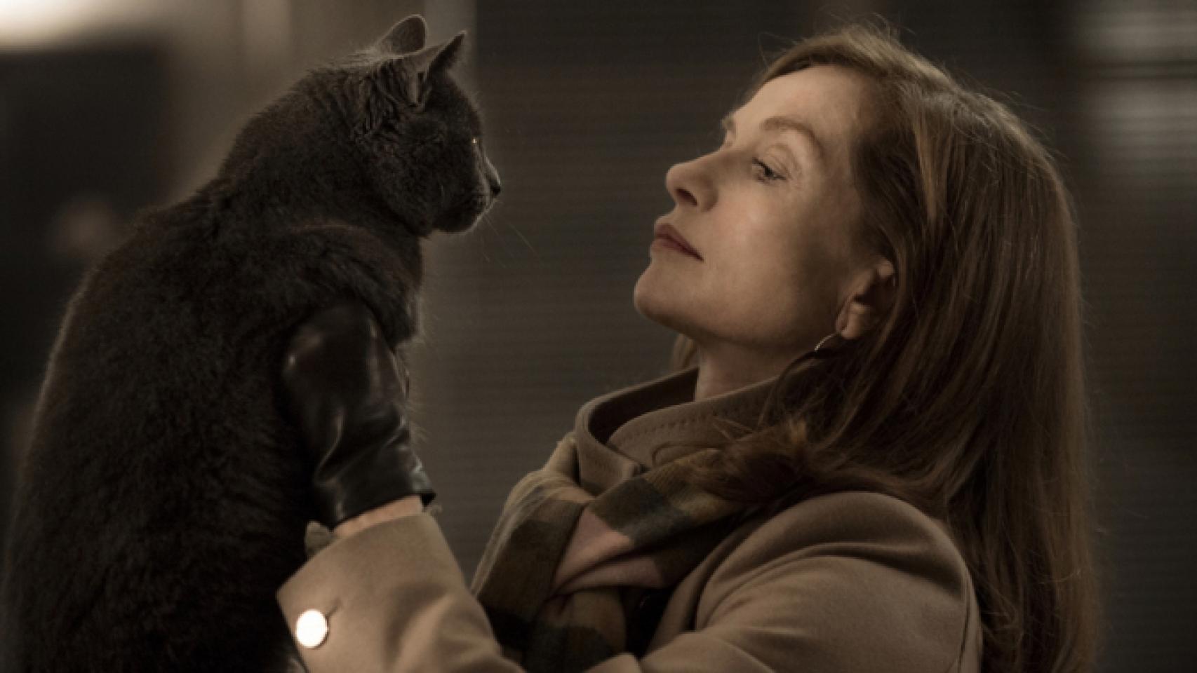 Isabelle Huppert se está llevando todos los premios del año por Elle.
