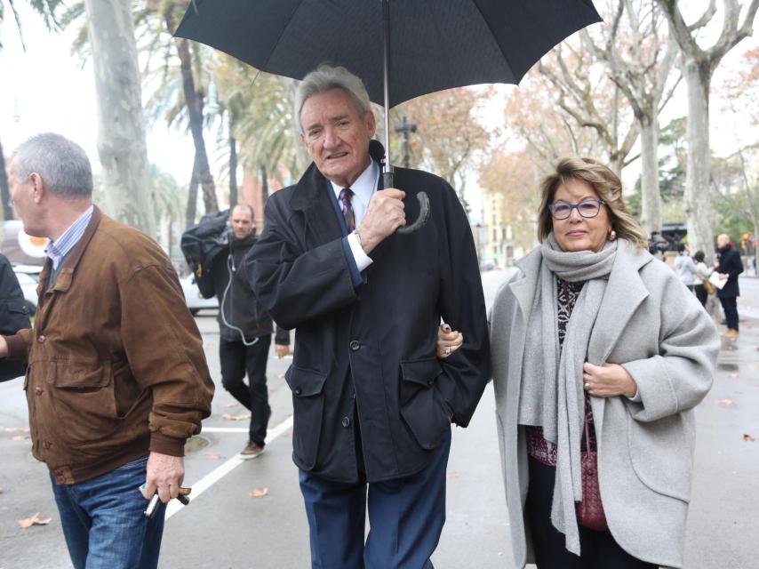 Luis del Olmo y su mujer Mercedes González llegando a la Audiencia de Barcelona