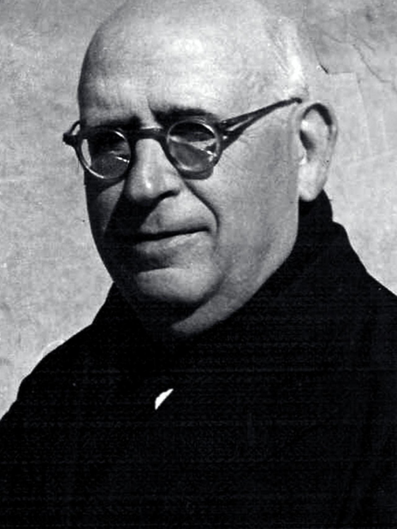 El padre Millán, uno de los introductores del baloncesto en España.