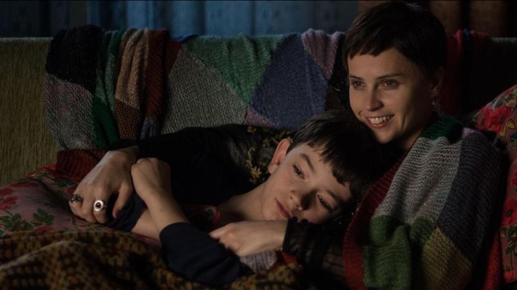 Un fotograma de Un monstruo viene a verme.