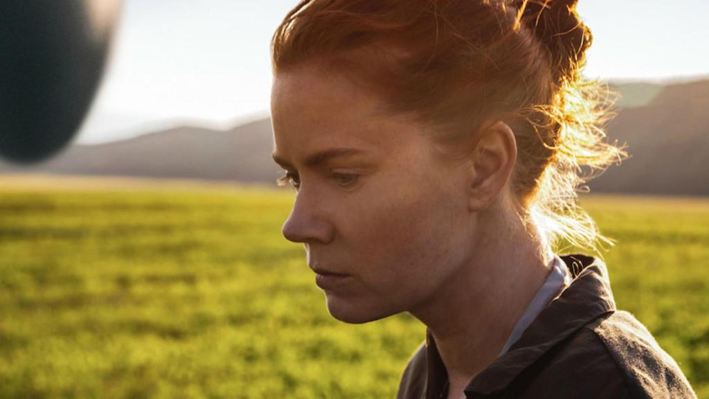 Amy Adams en Arrival, una de las mejores películas del año.
