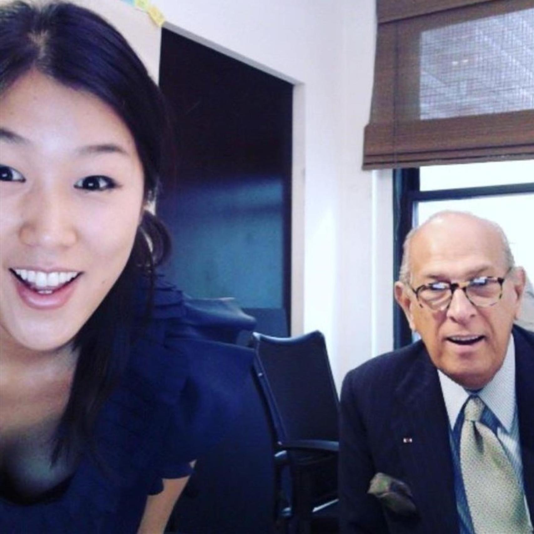 Laura Kim colgó en Instagram una foto suya con Oscar de la Renta