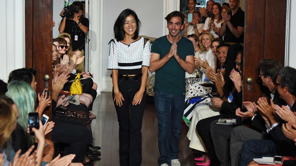 Laura Kim y Fernando García, tras un desfile