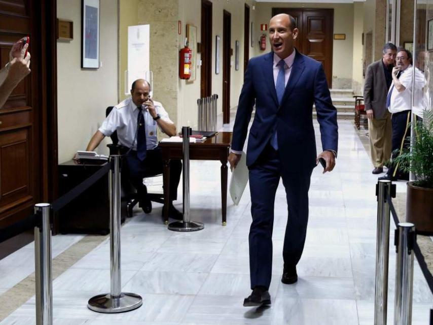 El diputado socialista por Cuenca Luis Carlos Sahuquillo, hace meses en el Congreso.