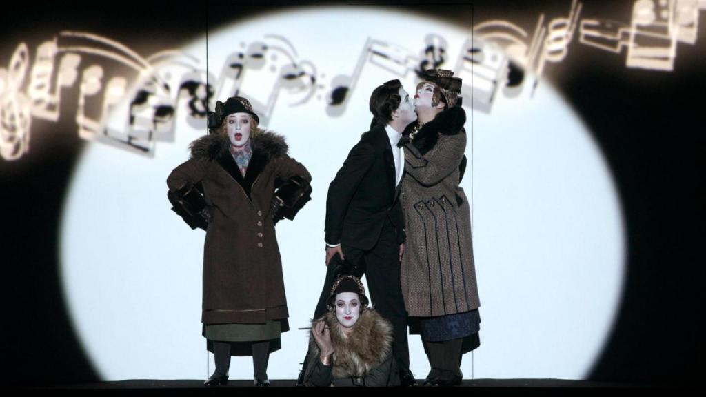 La original adaptación de la obra de Mozart triunfó en el Teatro Real.