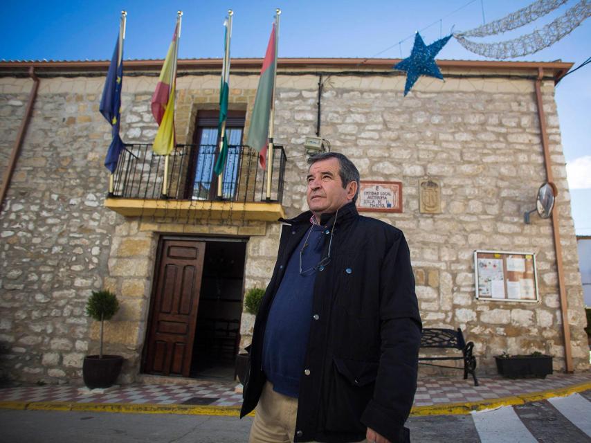 El alcalde de El Mármol, José Nájera.