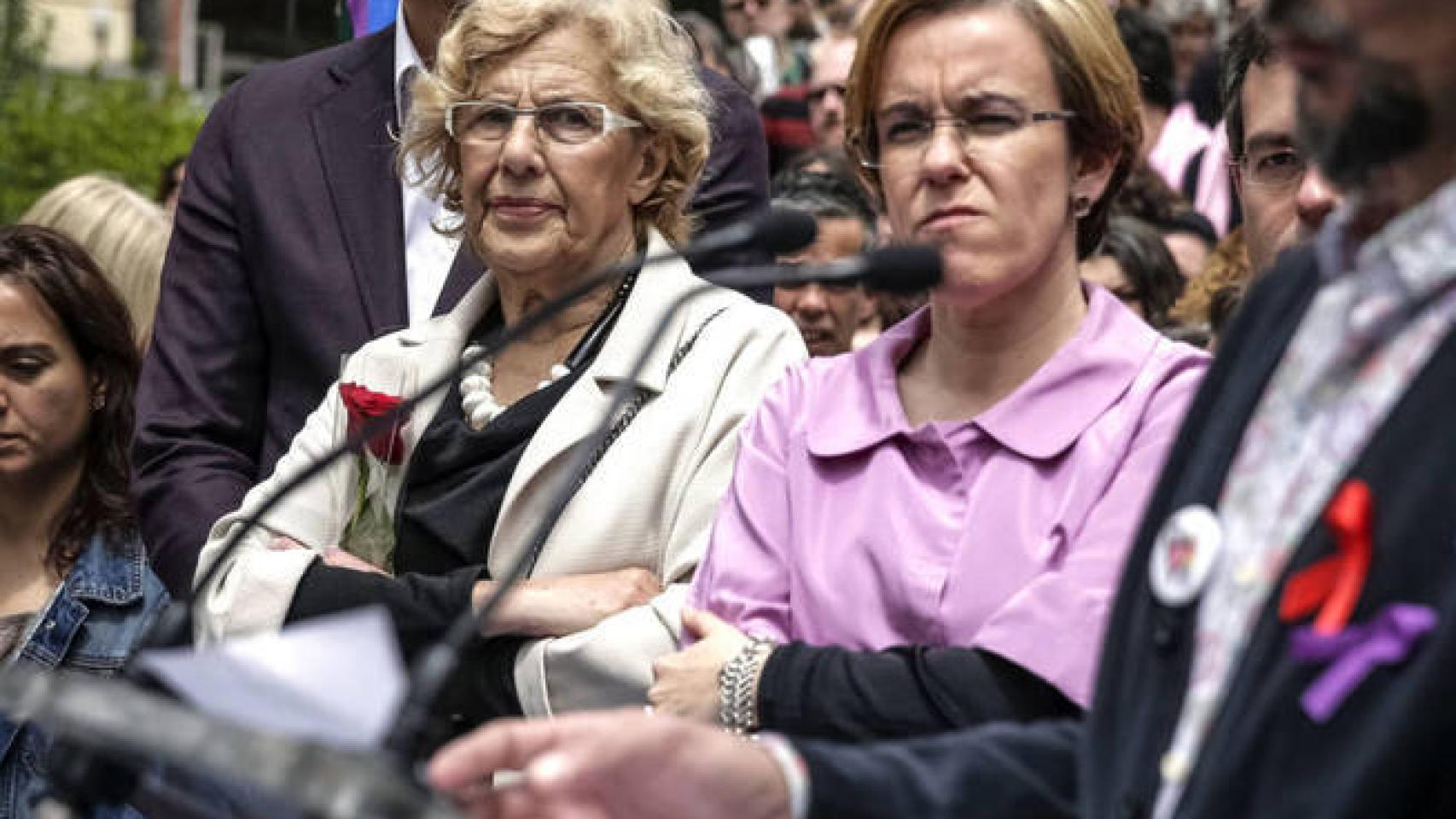 Carmena junto a la portavoz socialista en el Ayuntamiento, Purificación Causapié