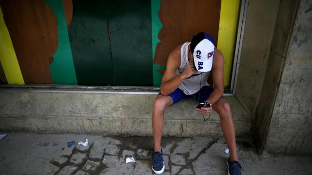 El acceso a Internet es aún un bien escaso en Cuba.