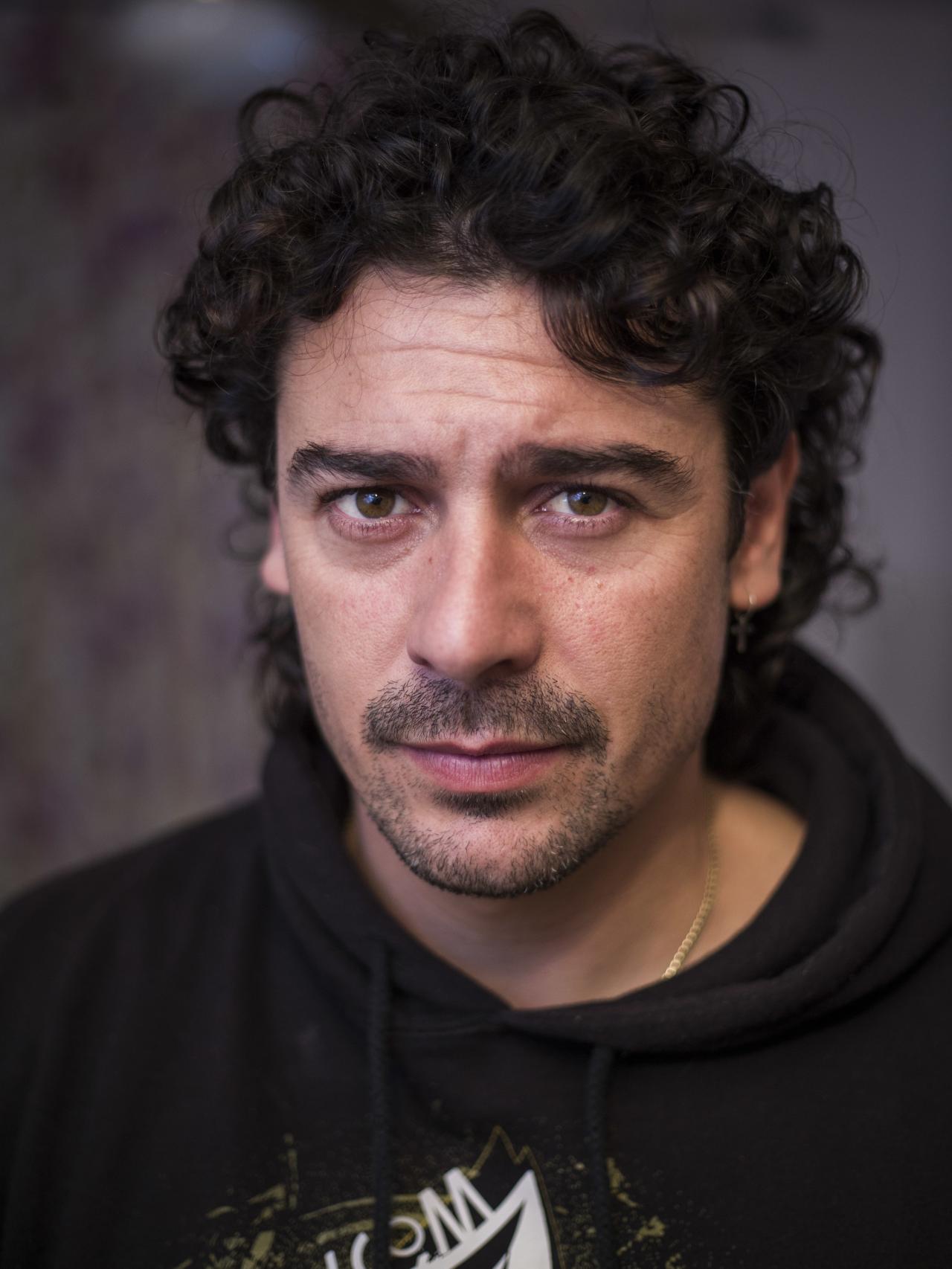 Jorge, uno de los dos hijos que Mágico dejó en Cádiz, guarda un gran parecido físico con su padre.