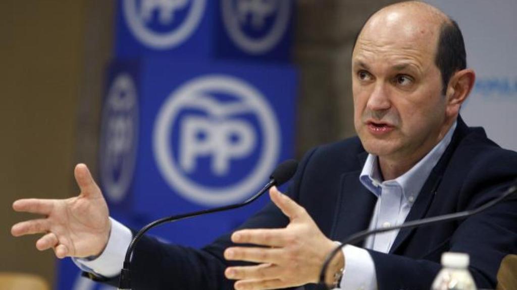 Rafael Louzán, expresidente de la Diputación de Pontevedra y presidente de la Federación Galega de Fútbol (FGF).