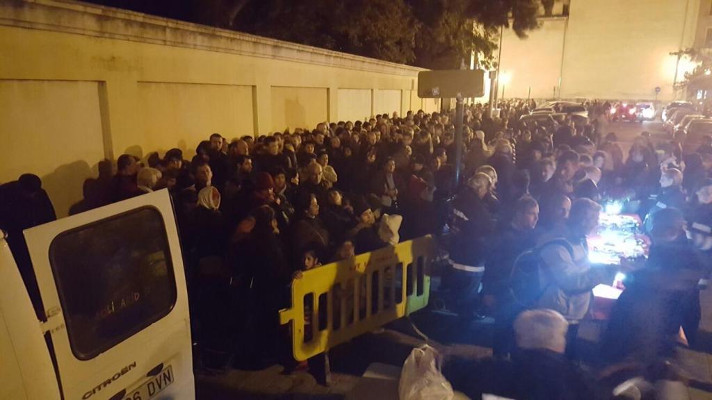 Las colas del hambre de Valencia.