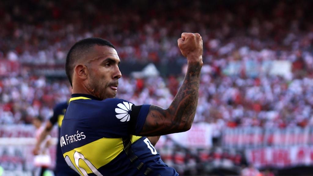 Carlos Tévez celebra un gol con Boca Juniors.