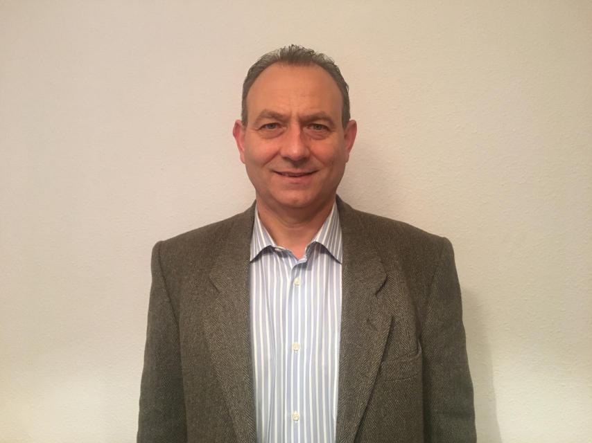 Constancio Caballero dejó su trabajo en el banco a los 55 años.