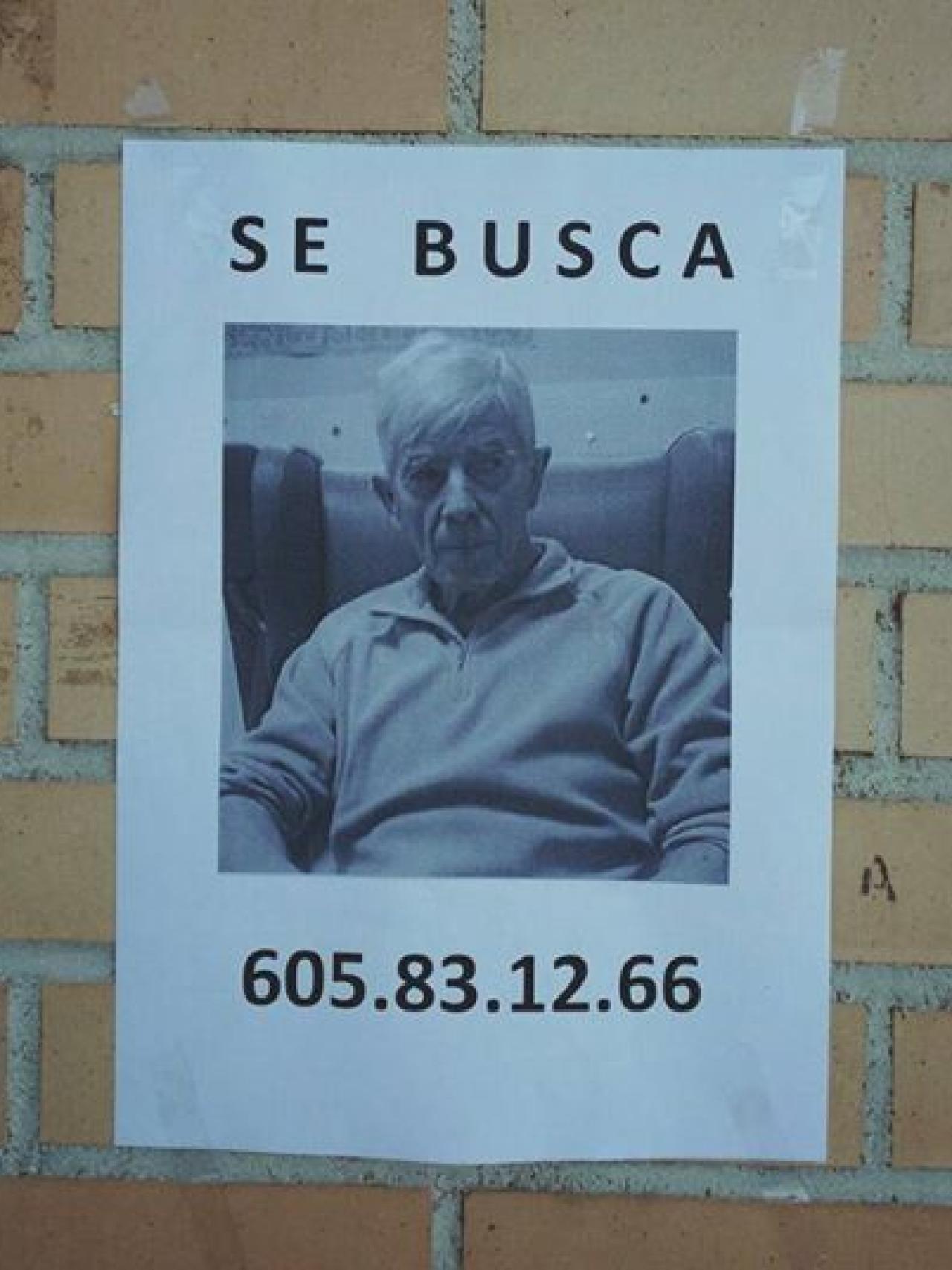 Uno de los carteles que distribuye la familia Garzas.