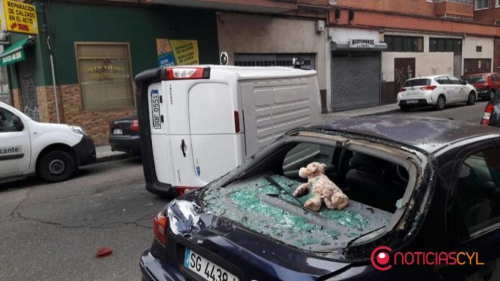 accidente-furgoneta-valladolid-calle-huelva-1
