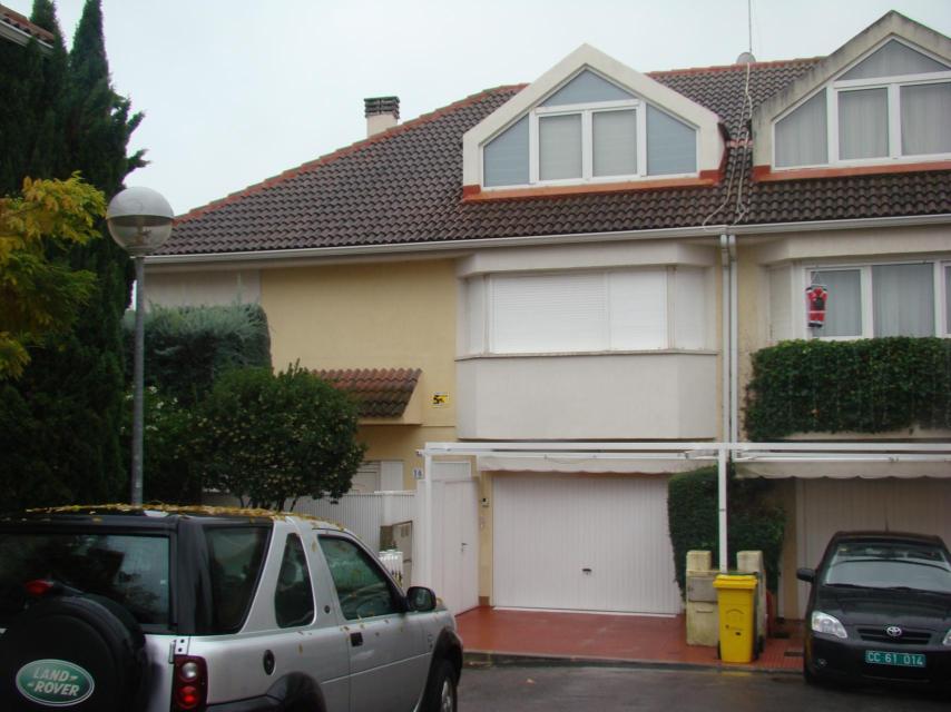 Isabel Perón vive ahora en un chalé adosado situado a las afueras de Madrid.