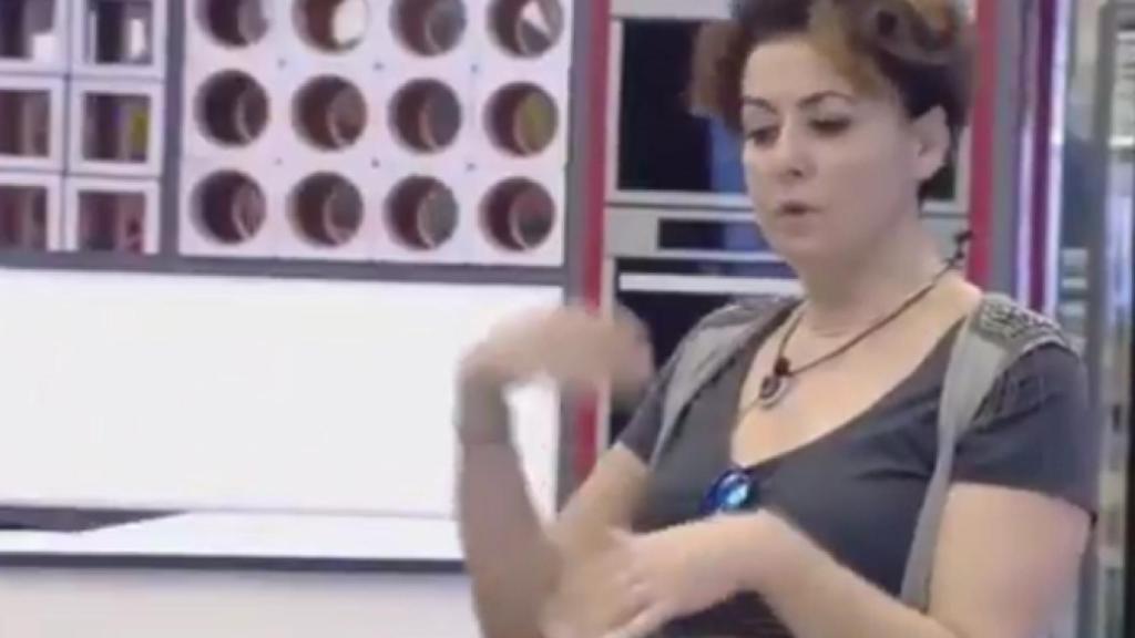 Irma Soriano se queja a sus compañeros de 'GH VIP 5' de haber limpiado la ducha llena de mocos