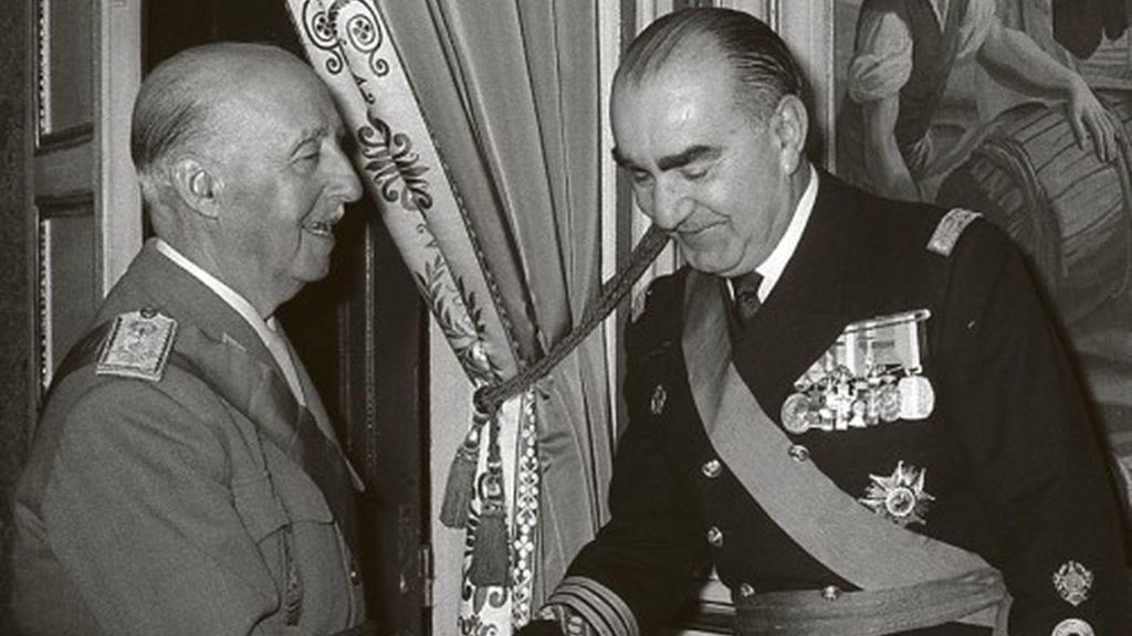 Una de las imágenes de la semana en que Carrero Blanco se hizo trending topic.